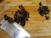 家常菜辣椒炒木耳做法图解3)