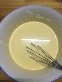 美味营养的轻乳酪蛋糕做法图解5)