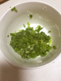 自制葱油花卷做法图解5)