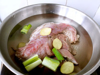 卤香牛肉做法图解3)