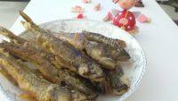 美味的油炸小鱼