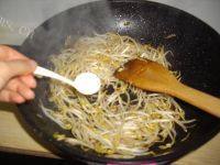 绿豆芽炒肉丝