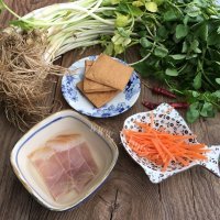 家常菜水芹炒香干做法图解2)