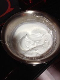自制香蕉酸奶蛋糕做法图解7)
