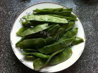 食欲满满的扁豆角炒肉做法图解2)