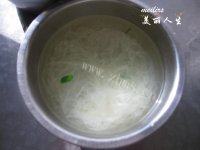 简易的菠菜炒粉丝做法图解4)