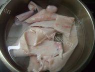「健康美食」肉皮冻做法图解2)