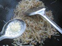 家常菜绿豆芽炒肉丝做法图解8)