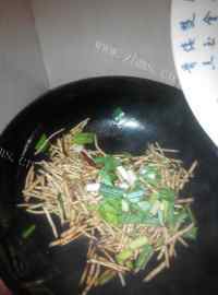 好吃的青蒜鱼腥草做法图解6)