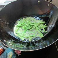 最爱的豆角炒茄子做法图解3)