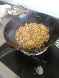 甘脆的清炒豆芽做法图解4)