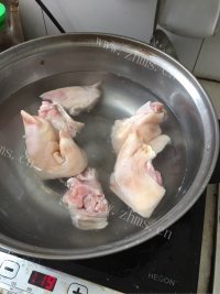 可口的清炖猪蹄做法图解1)