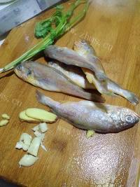 美味的香煎小黄花鱼做法图解1)