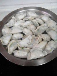 美味的韭菜鸡蛋水饺做法图解8)