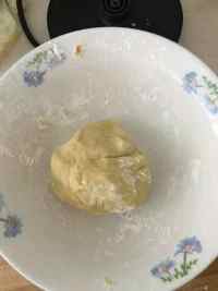 妈妈做的煎薯仔饼做法图解2)