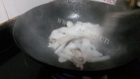 家常菜清炒鱿鱼做法图解3)