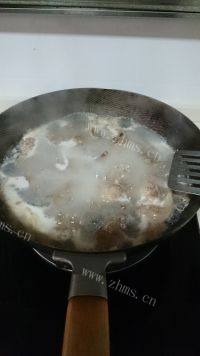 好吃的羊排炖萝卜做法图解1)