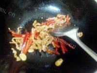 家常菜芹菜肉丝做法图解7)