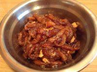 「DIY美食」榨菜肉丝面做法图解2)