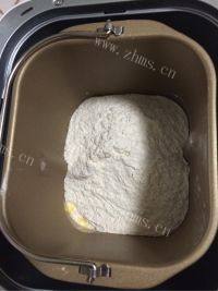 自己做的肉松小面包做法图解2)