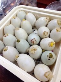 美味的咸蛋糯米饭（土豪蛋）做法图解4)