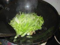 炒莴苣自制做法图解5)