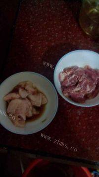 家常菜韭黄炒肉做法图解2)