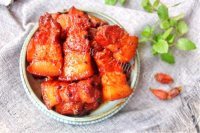 绝色红曲焖红烧肉做法图解9)