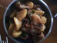 家常菜土豆焖排骨