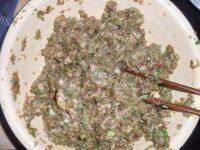 口感好的芹菜猪肉饺子做法图解2)