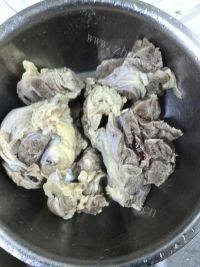诱人的清炖牛肉做法图解5)