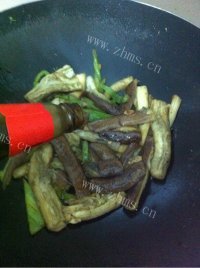 诱人的手撕茄子做法图解8)