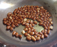 下酒菜油炸花生米做法图解7)