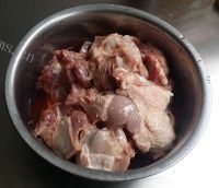 养生珊瑚菌炖鹅肉做法图解2)