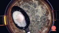 色香味俱全的班尼迪克蛋做法图解4)