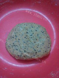 奶香黑芝麻排叉做法图解2)
