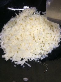 香爽的土豆大肉水饺做法图解5)