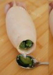 美味的翡翠鱿鱼卷做法图解5)