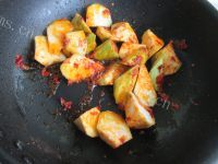 诱人的丝瓜烧豆腐做法图解6)