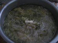 简单的东北酸菜炖排骨做法图解3)
