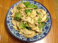 香味四溢的青椒炒杏鲍菇