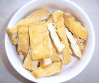 家常菜芹菜炒豆腐干做法图解2)