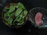 「美味可口」炒扁豆做法图解1)