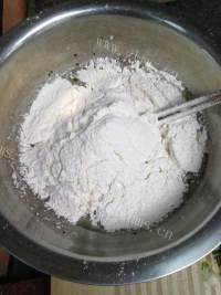自制葱香苏打饼干做法图解2)