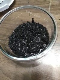 色泽鲜亮的自制黑芝麻酱做法图解4)