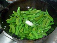 「DIY」清炒荷兰豆做法图解8)
