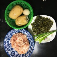 美味雪里蕻烩藕圆子做法图解1)
