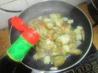 家常菜土豆烧茄子做法图解11)
