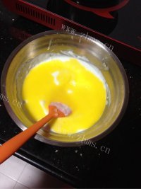 自制香蕉酸奶蛋糕做法图解2)