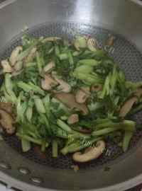 家常菜香菇青菜